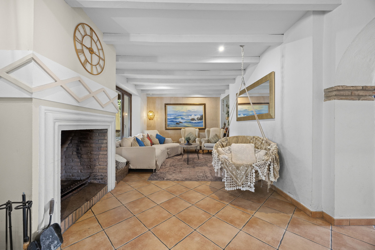9 Bed Townhouse for sale in Gaucín Costa Del Sol, Málaga, Spain
