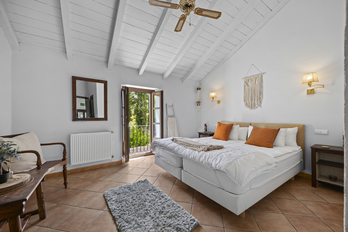 9 Bed Townhouse for sale in Gaucín Costa Del Sol, Málaga, Spain