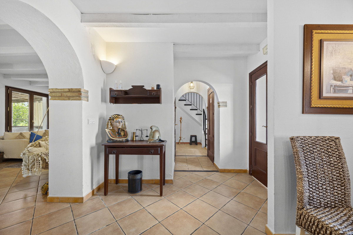9 Bed Townhouse for sale in Gaucín Costa Del Sol, Málaga, Spain