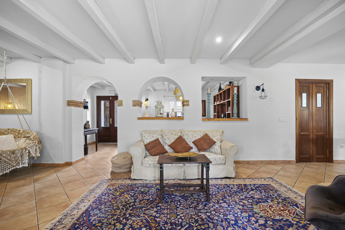 9 Bed Townhouse for sale in Gaucín Costa Del Sol, Málaga, Spain