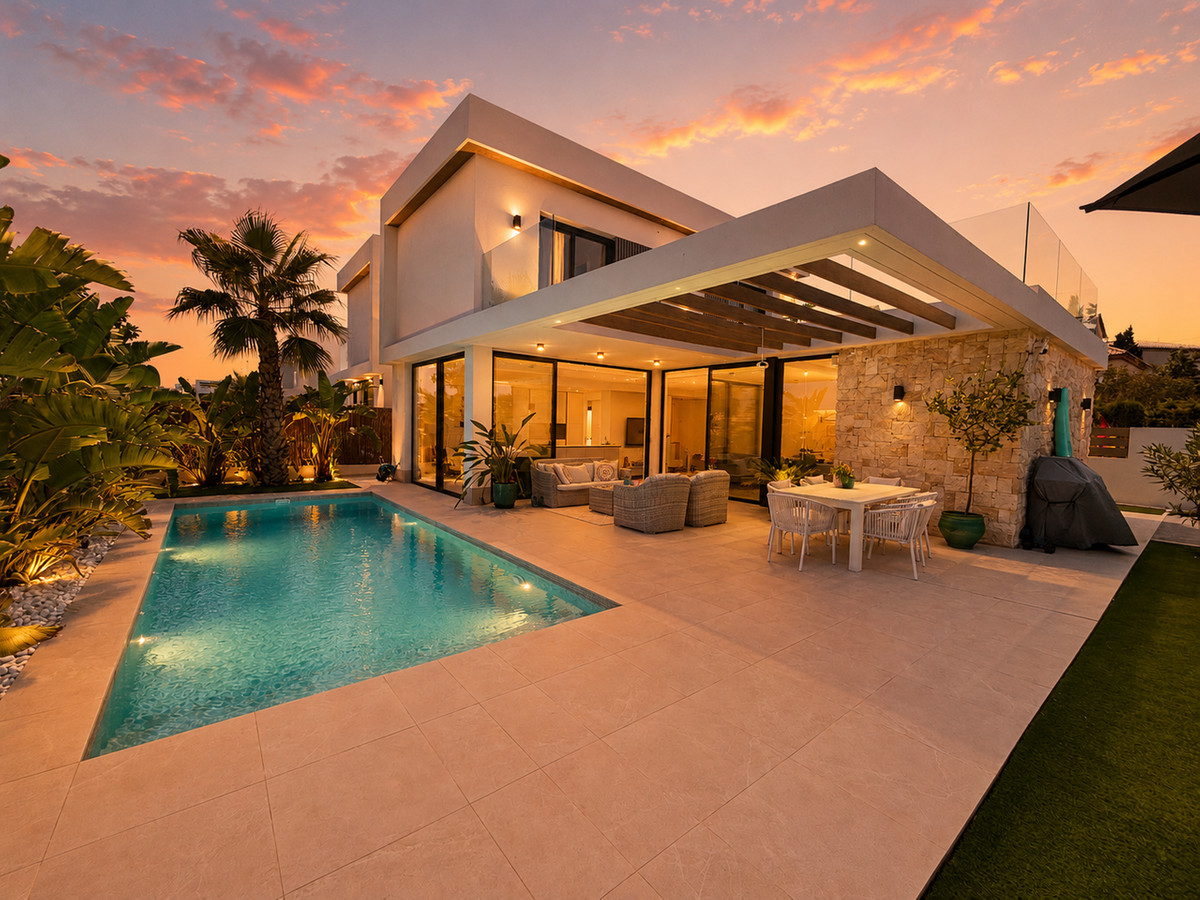 3 Bed Townhouse for sale in Cabo Roig Costa Blanca, Alicante, Spain