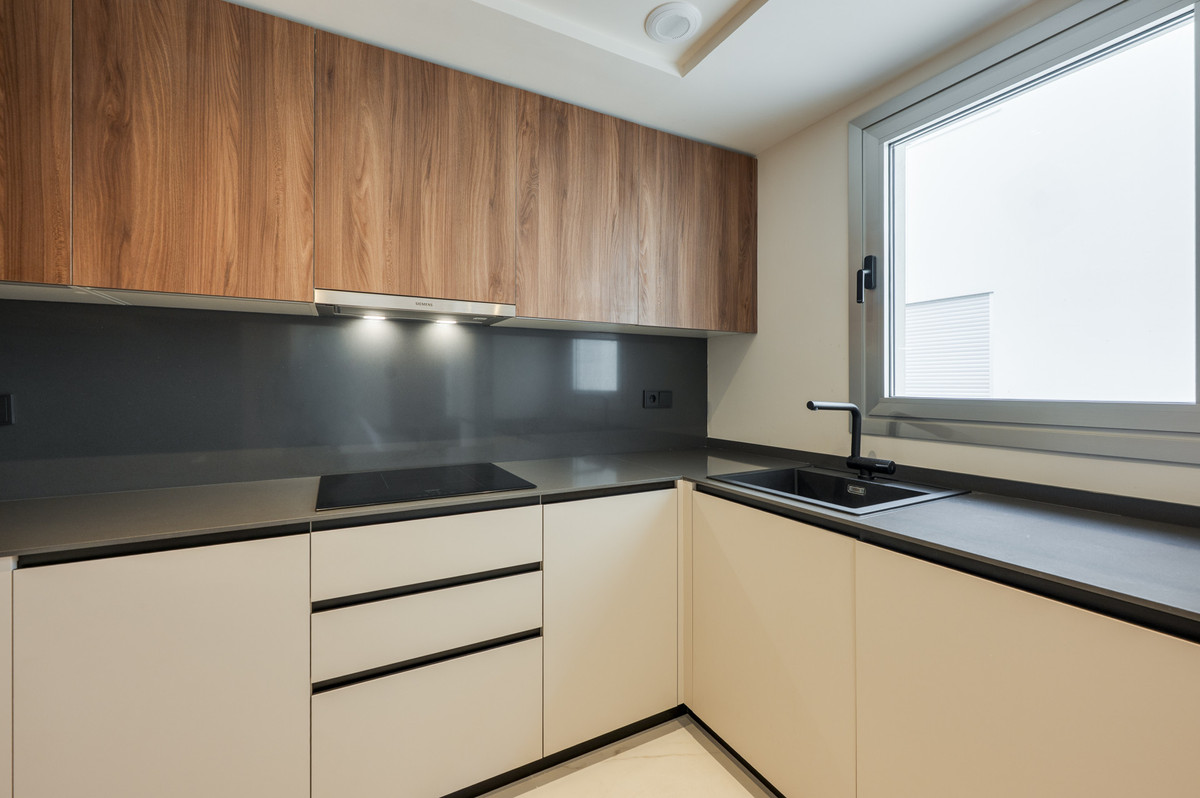 2 Bed Apartment for sale in San Pedro De Alcántara Costa Del Sol, Málaga, Spain