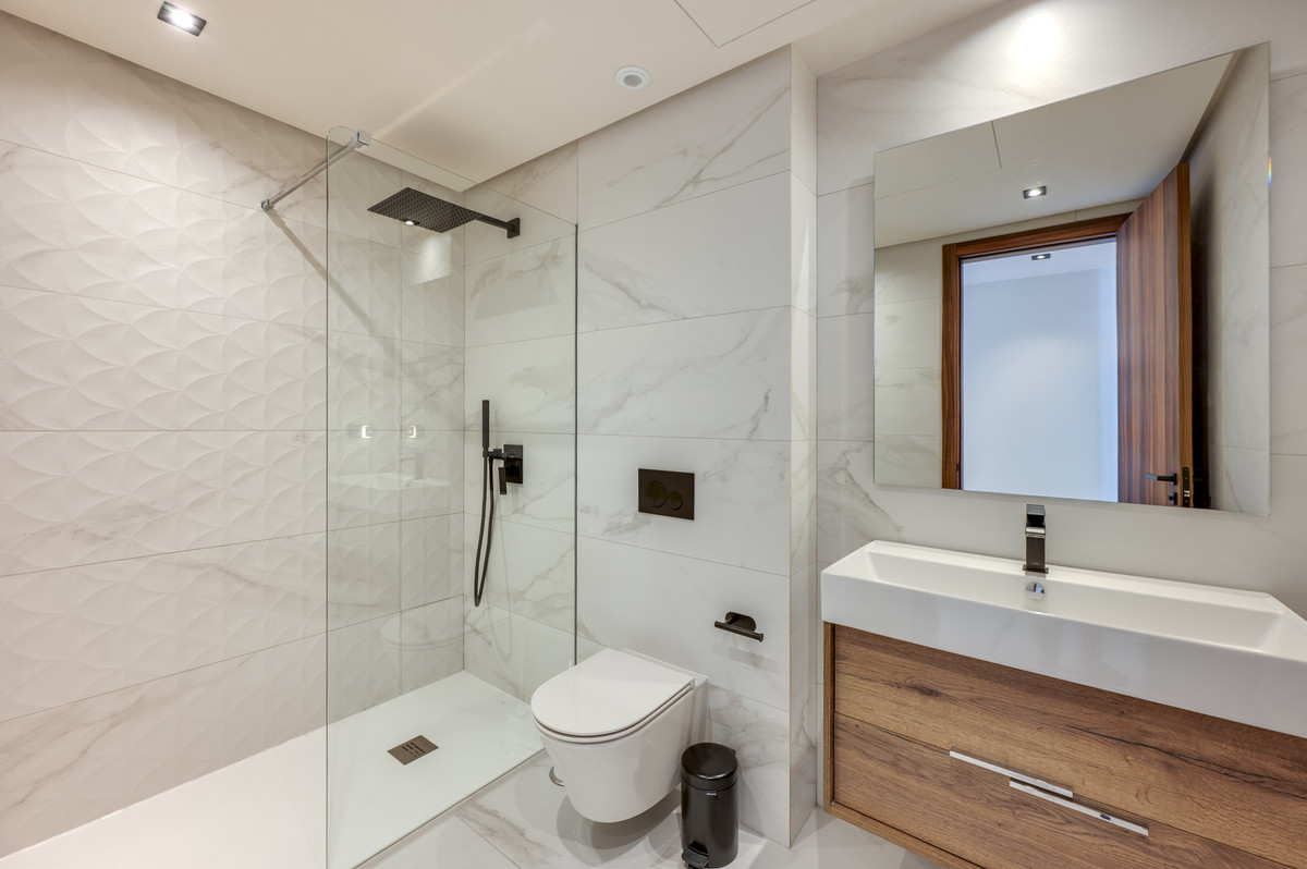 2 Bed Apartment for sale in San Pedro De Alcántara Costa Del Sol, Málaga, Spain