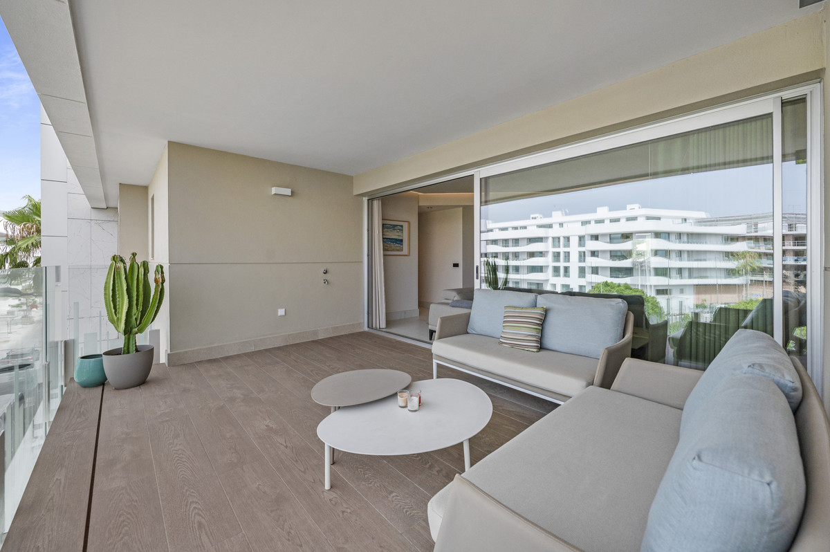 2 Bed Apartment for sale in San Pedro De Alcántara Costa Del Sol, Málaga, Spain