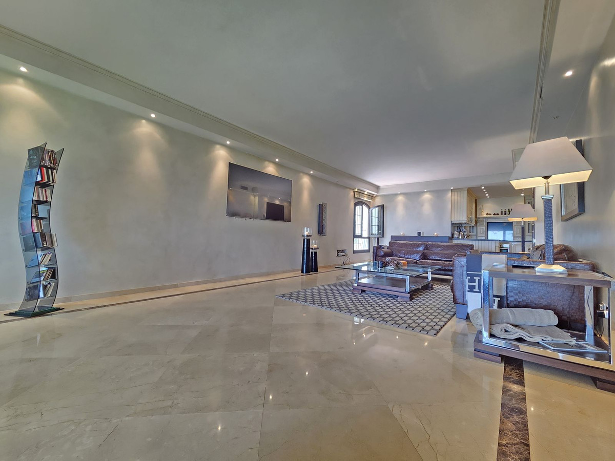 2 Bed Apartment for sale in Puerto Banús Costa Del Sol, Málaga, Spain