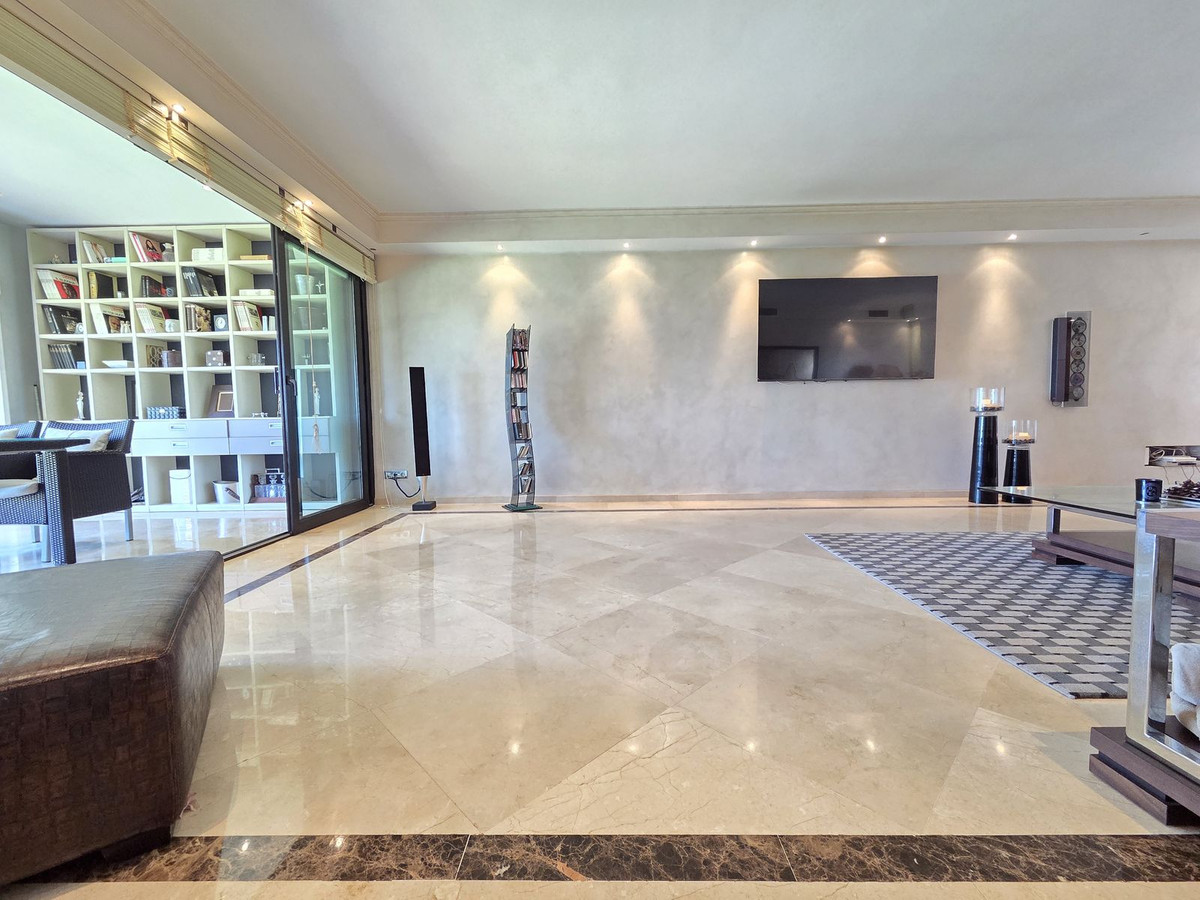 2 Bed Apartment for sale in Puerto Banús Costa Del Sol, Málaga, Spain