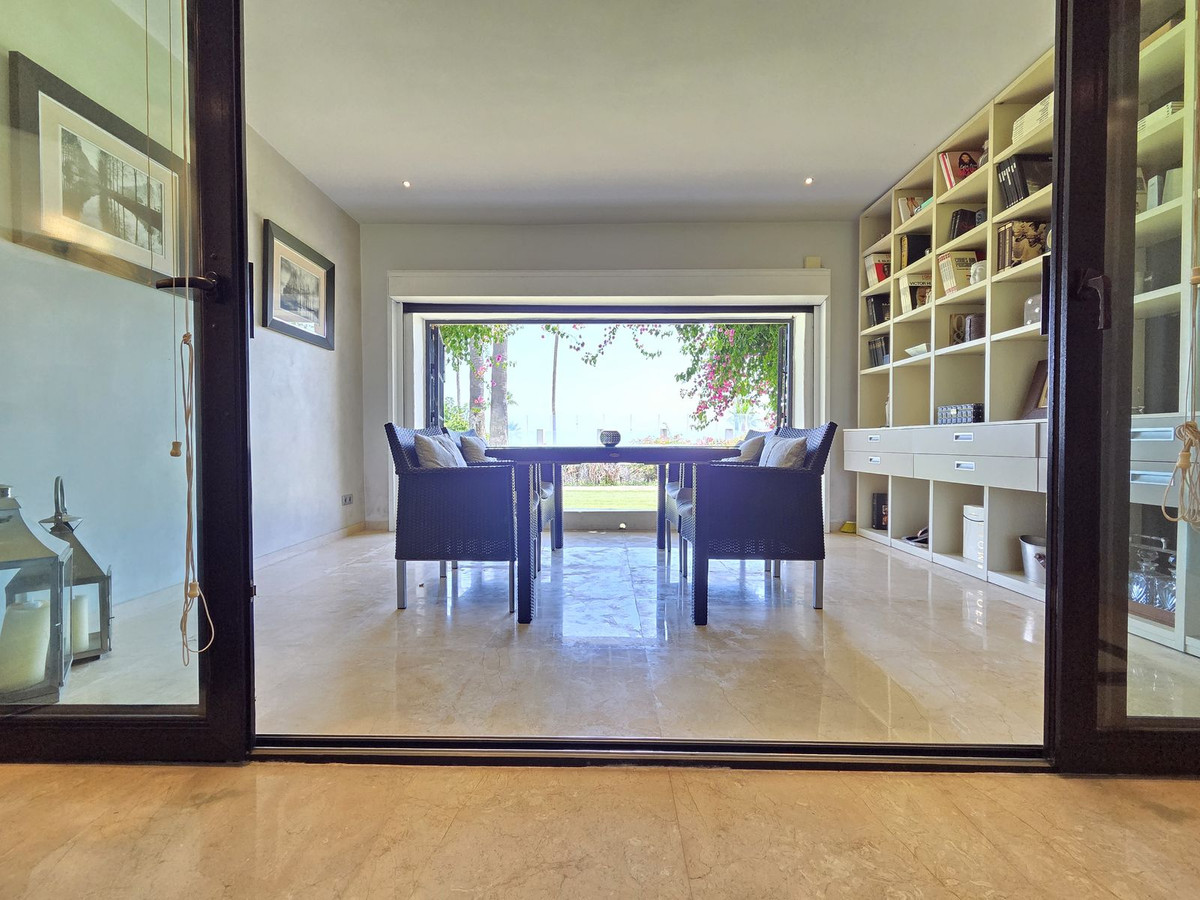 2 Bed Apartment for sale in Puerto Banús Costa Del Sol, Málaga, Spain