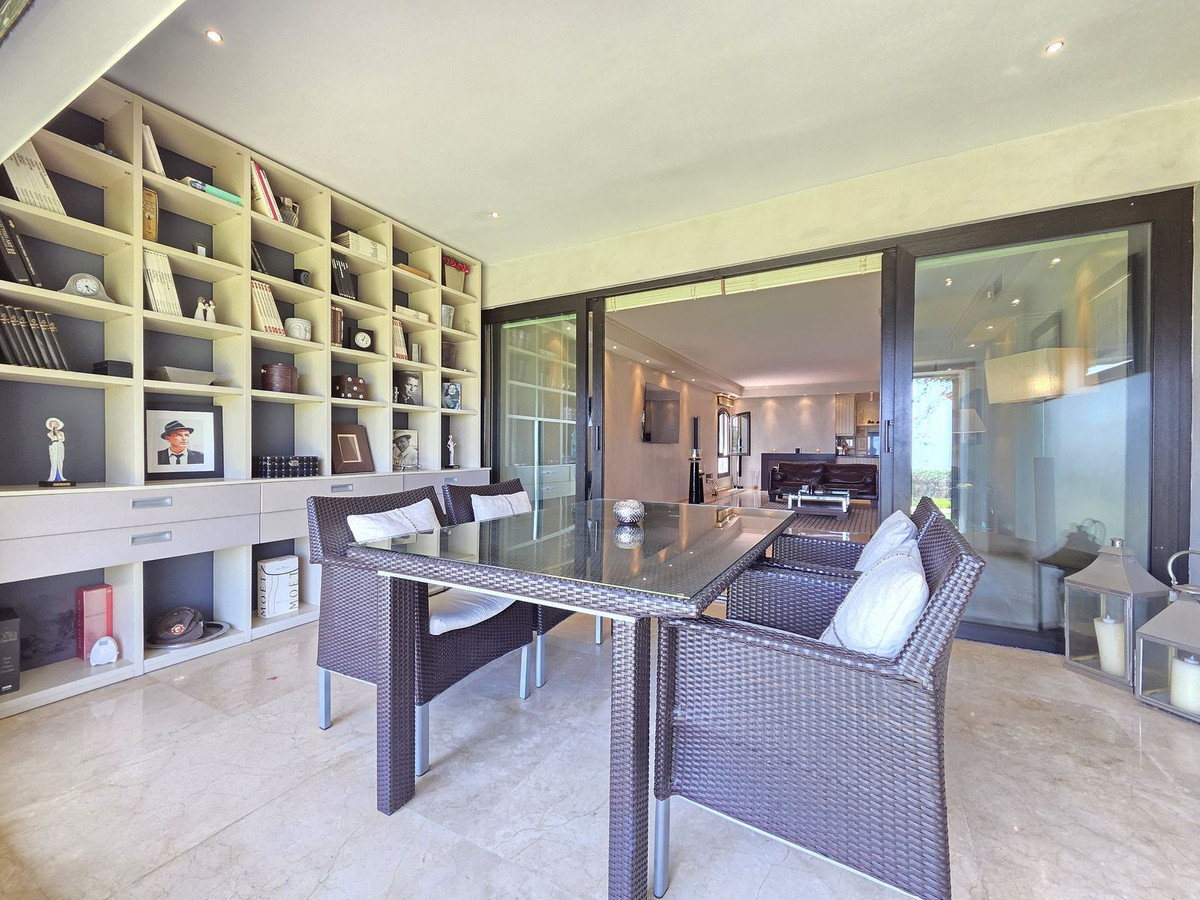 2 Bed Apartment for sale in Puerto Banús Costa Del Sol, Málaga, Spain