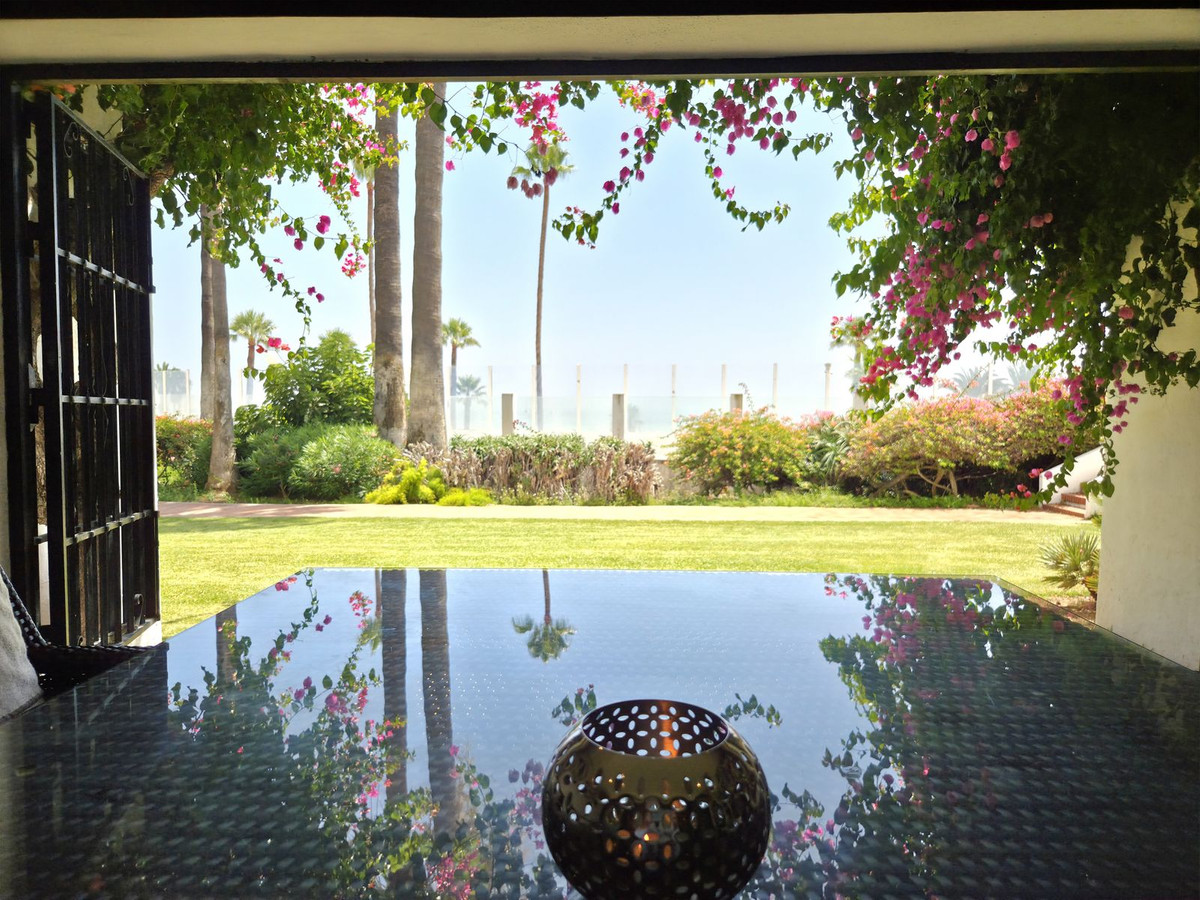 2 Bed Apartment for sale in Puerto Banús Costa Del Sol, Málaga, Spain