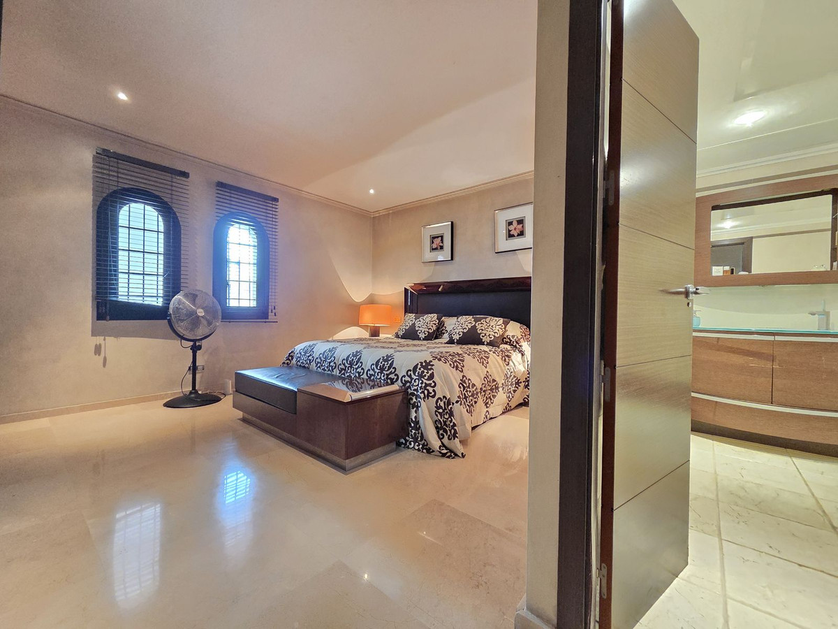 2 Bed Apartment for sale in Puerto Banús Costa Del Sol, Málaga, Spain