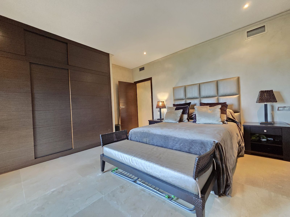2 Bed Apartment for sale in Puerto Banús Costa Del Sol, Málaga, Spain