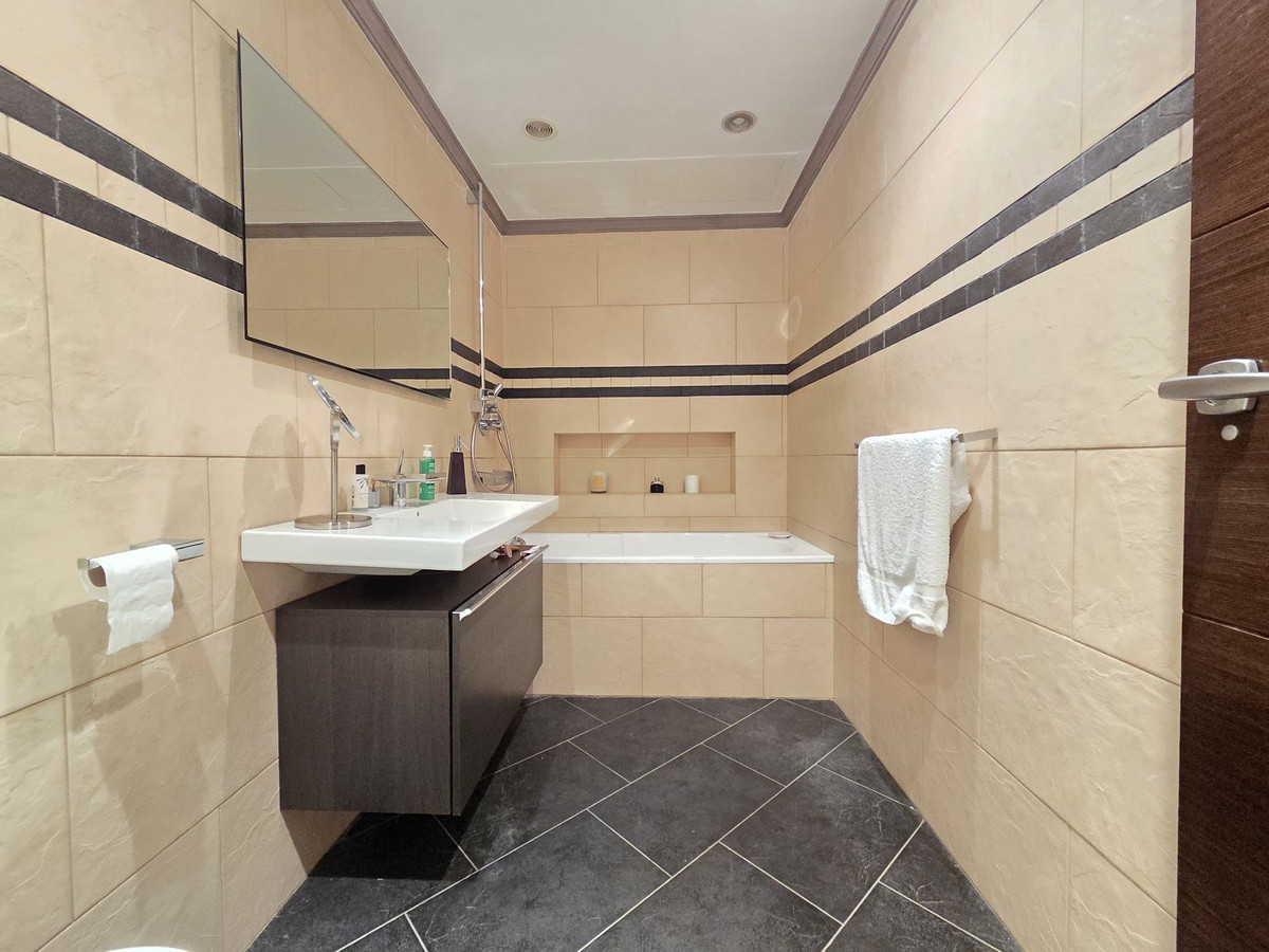2 Bed Apartment for sale in Puerto Banús Costa Del Sol, Málaga, Spain