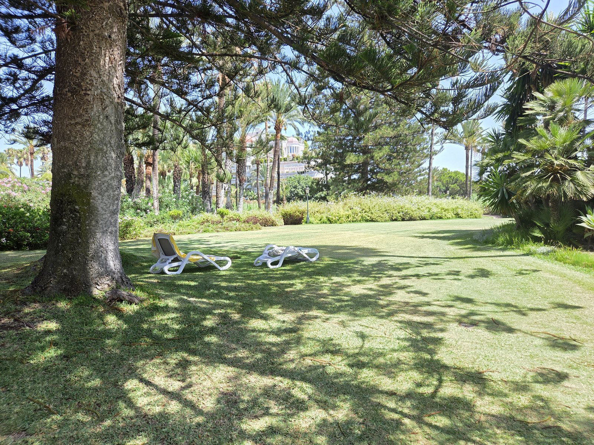 2 Bed Apartment for sale in Puerto Banús Costa Del Sol, Málaga, Spain