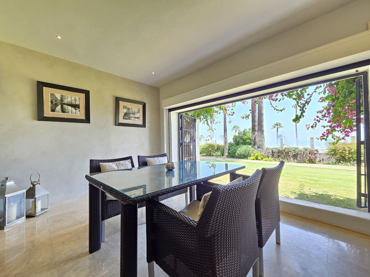 2 Bed Apartment for sale in Puerto Banús Costa Del Sol, Málaga, Spain