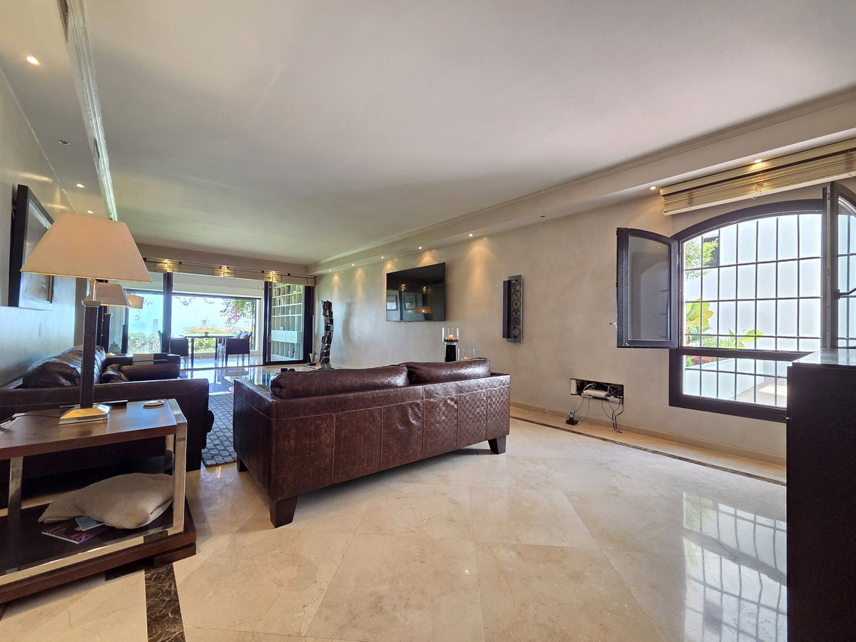 2 Bed Apartment for sale in Puerto Banús Costa Del Sol, Málaga, Spain