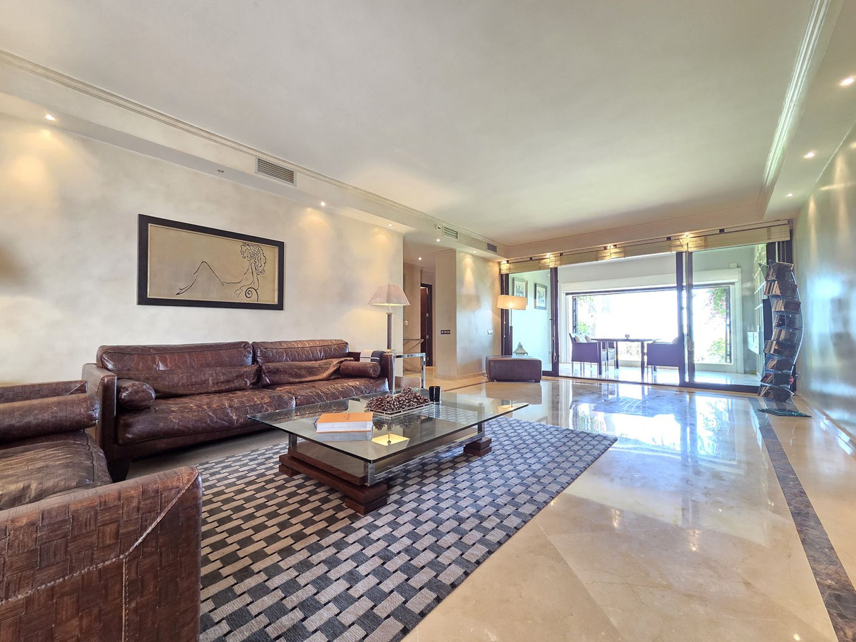 2 Bed Apartment for sale in Puerto Banús Costa Del Sol, Málaga, Spain