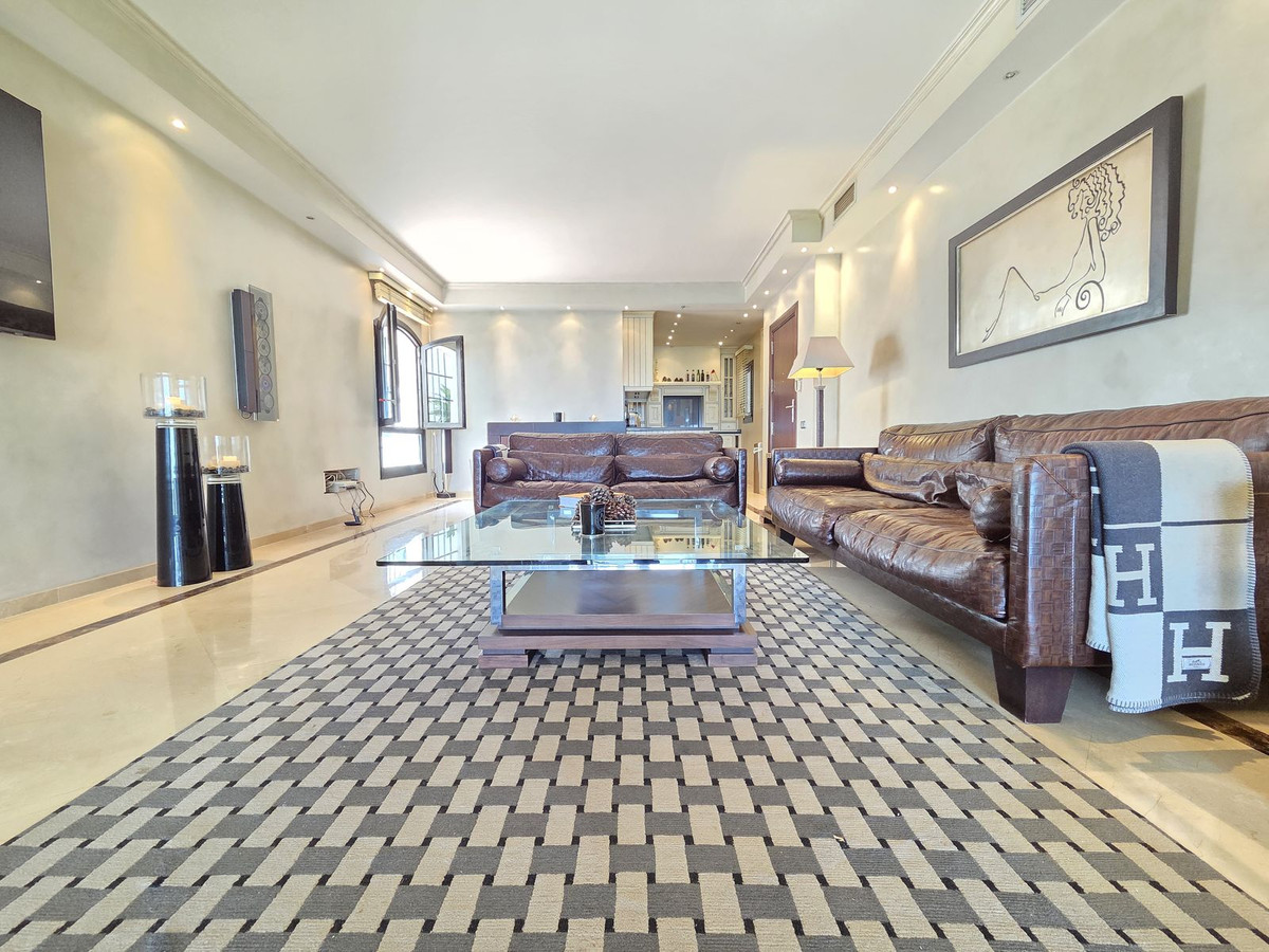 2 Bed Apartment for sale in Puerto Banús Costa Del Sol, Málaga, Spain