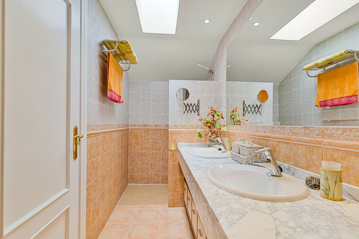 3 Bed Apartment for sale in Bel Air Costa Del Sol, Málaga, Spain