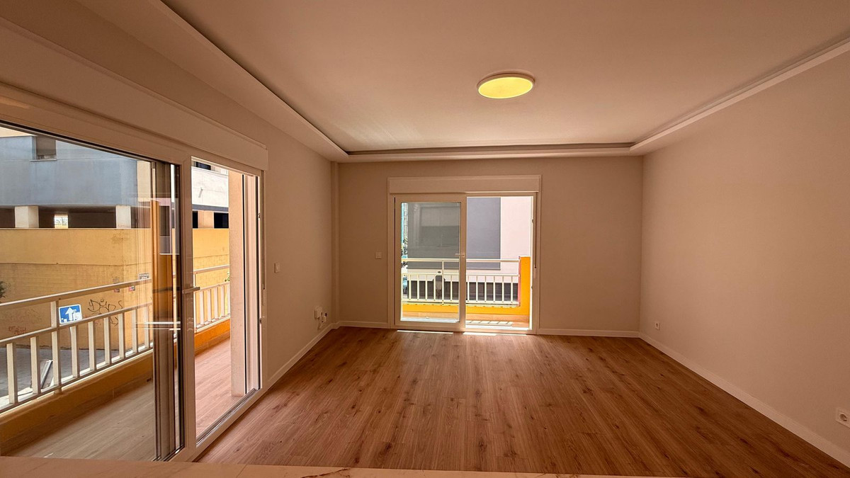 3 Bed Apartment for sale in Fuengirola Costa Del Sol, Málaga, Spain
