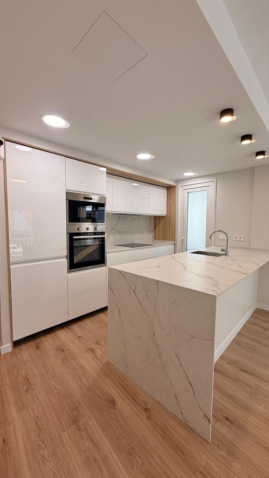 3 Bed Apartment for sale in Fuengirola Costa Del Sol, Málaga, Spain