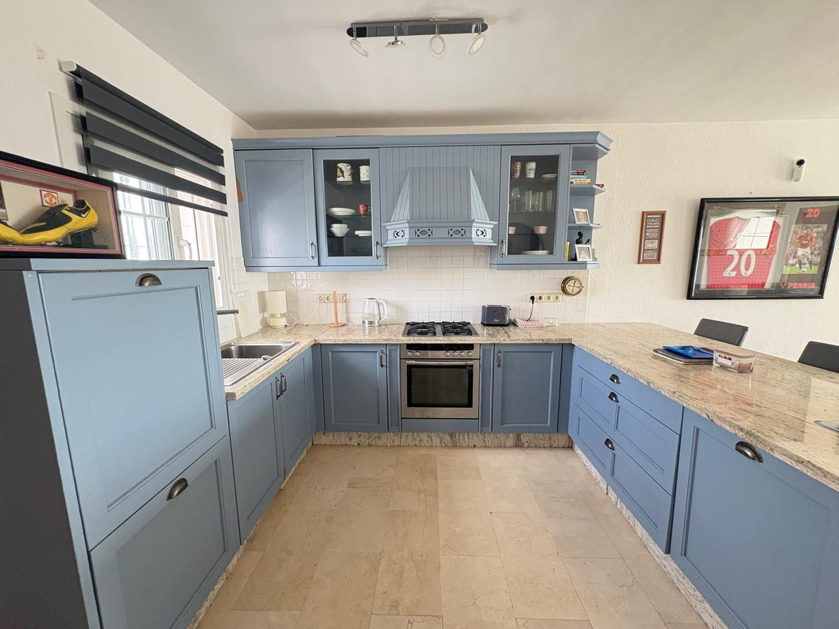 Se vende Apartamento en Planta Última de 2 dormitorios en Costa Del Sol, Málaga, España