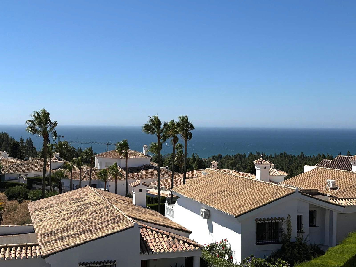 Se vende Apartamento en Planta Última de 2 dormitorios en Costa Del Sol, Málaga, España