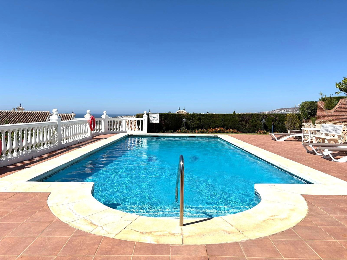 Se vende Apartamento en Planta Última de 2 dormitorios en Costa Del Sol, Málaga, España