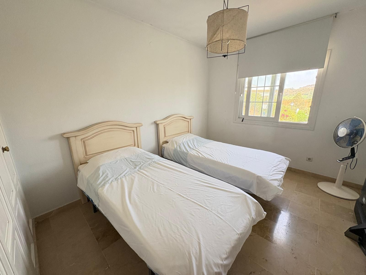 Se vende Apartamento en Planta Última de 2 dormitorios en Costa Del Sol, Málaga, España