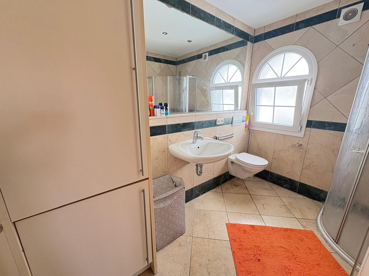 Se vende Apartamento en Planta Última de 2 dormitorios en Costa Del Sol, Málaga, España