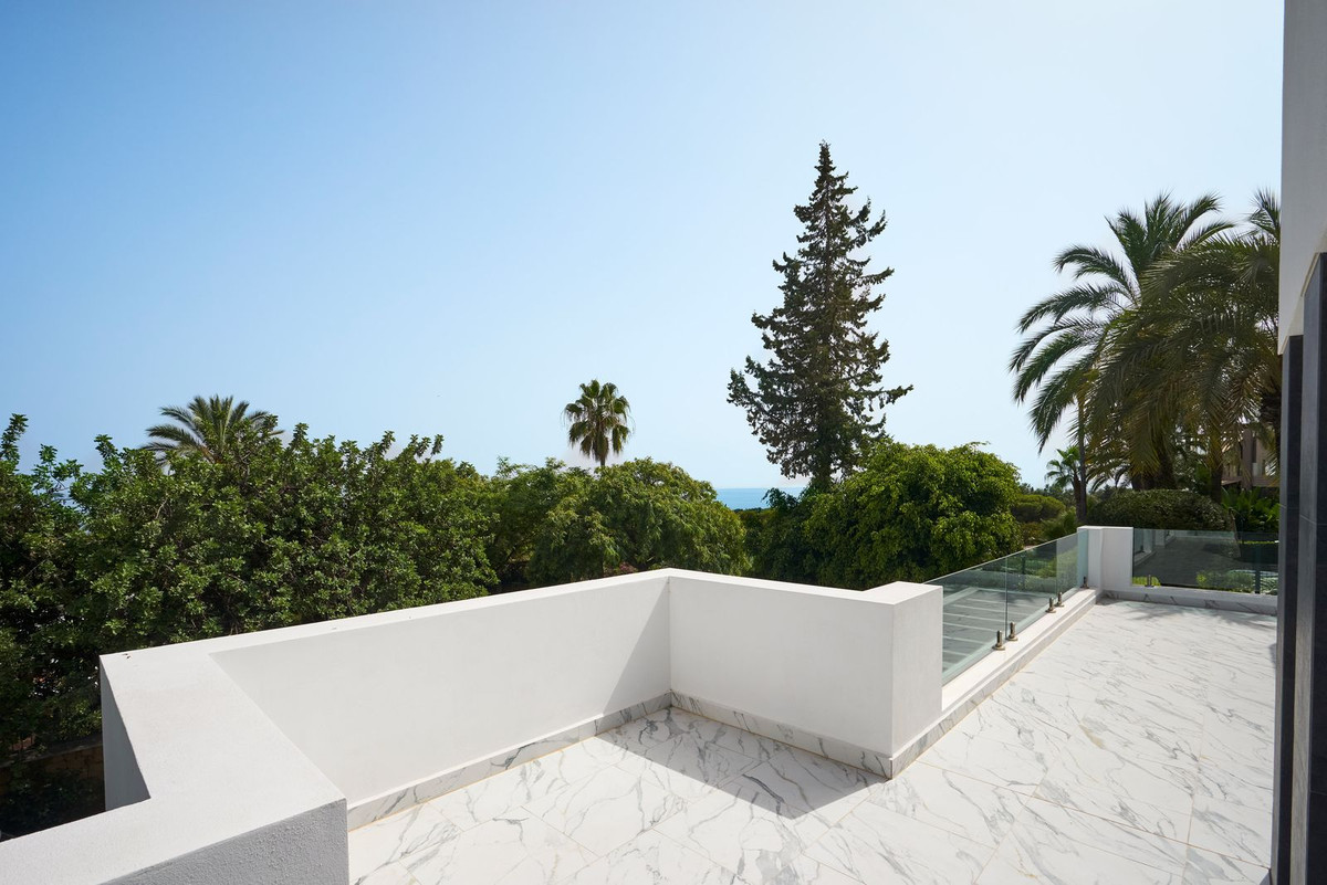 5 Bed Townhouse for sale in Sierra Blanca Costa Del Sol, Málaga, Spain