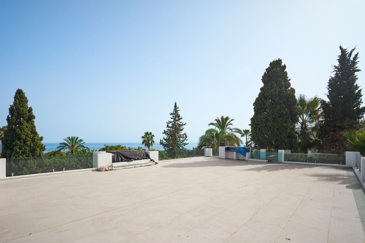 5 Bed Townhouse for sale in Sierra Blanca Costa Del Sol, Málaga, Spain