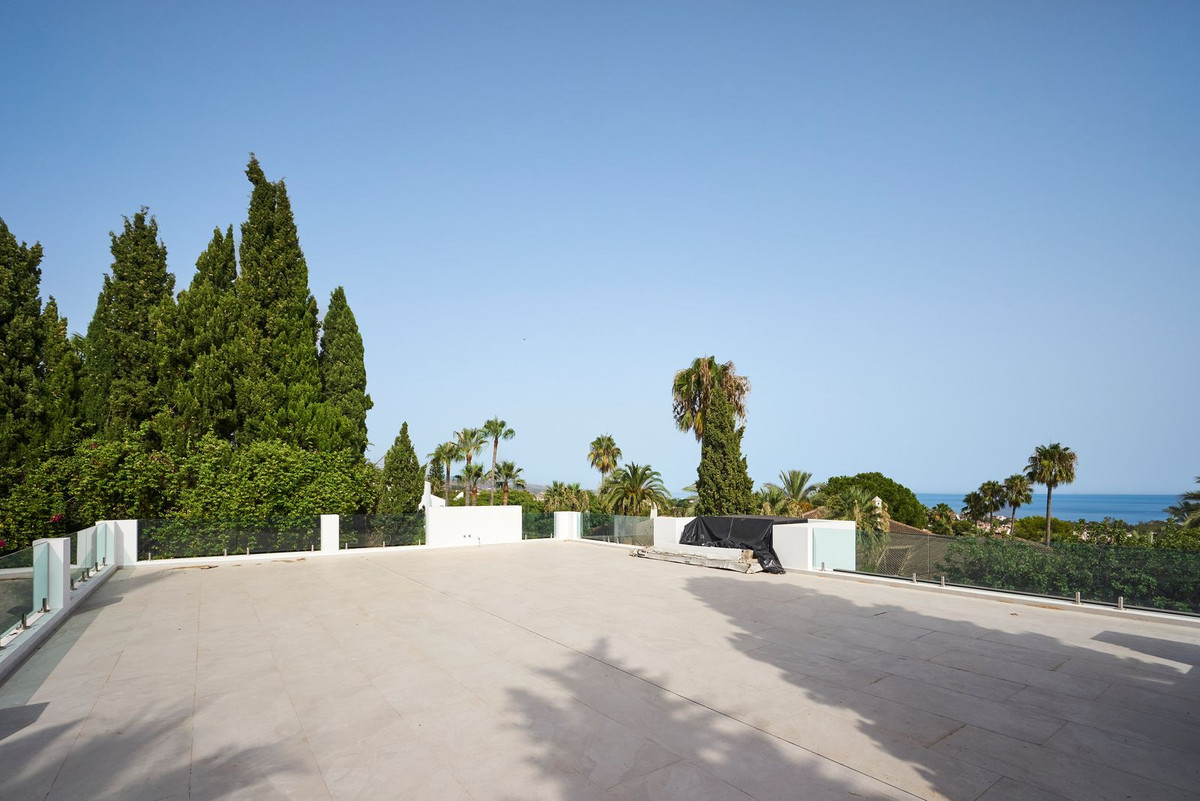 5 Bed Townhouse for sale in Sierra Blanca Costa Del Sol, Málaga, Spain