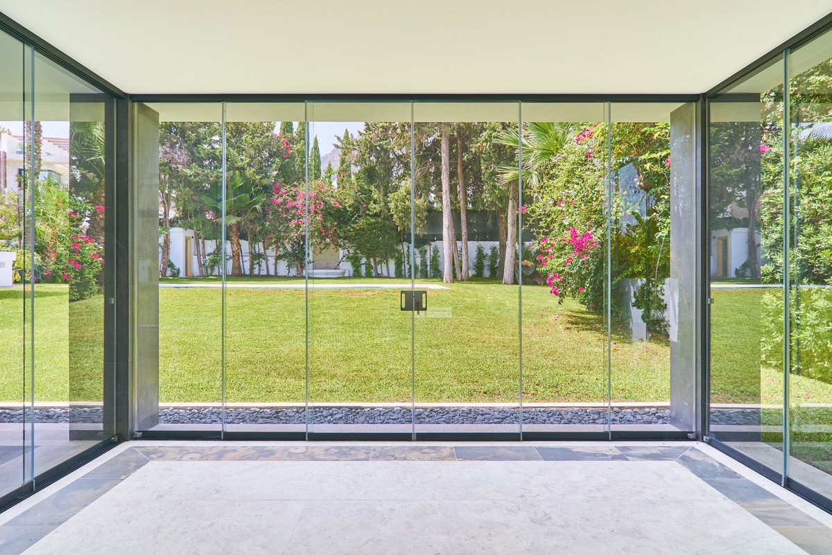 5 Bed Townhouse for sale in Sierra Blanca Costa Del Sol, Málaga, Spain