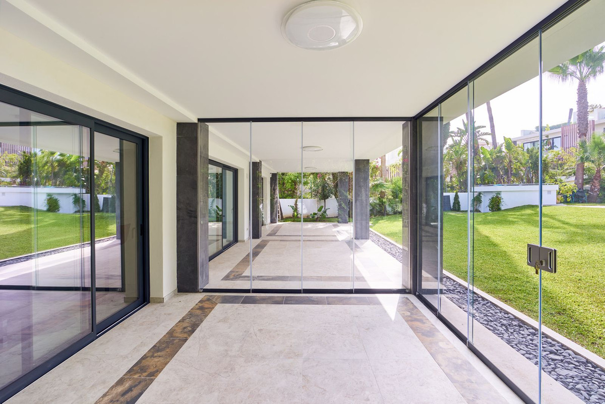 5 Bed Townhouse for sale in Sierra Blanca Costa Del Sol, Málaga, Spain