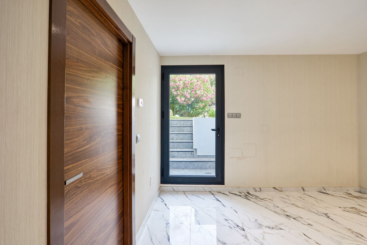 5 Bed Townhouse for sale in Sierra Blanca Costa Del Sol, Málaga, Spain