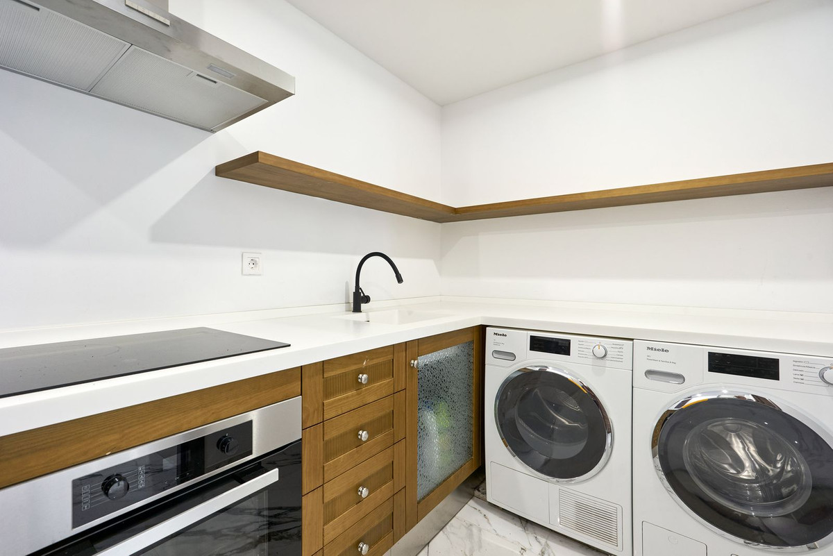 5 Bed Townhouse for sale in Sierra Blanca Costa Del Sol, Málaga, Spain