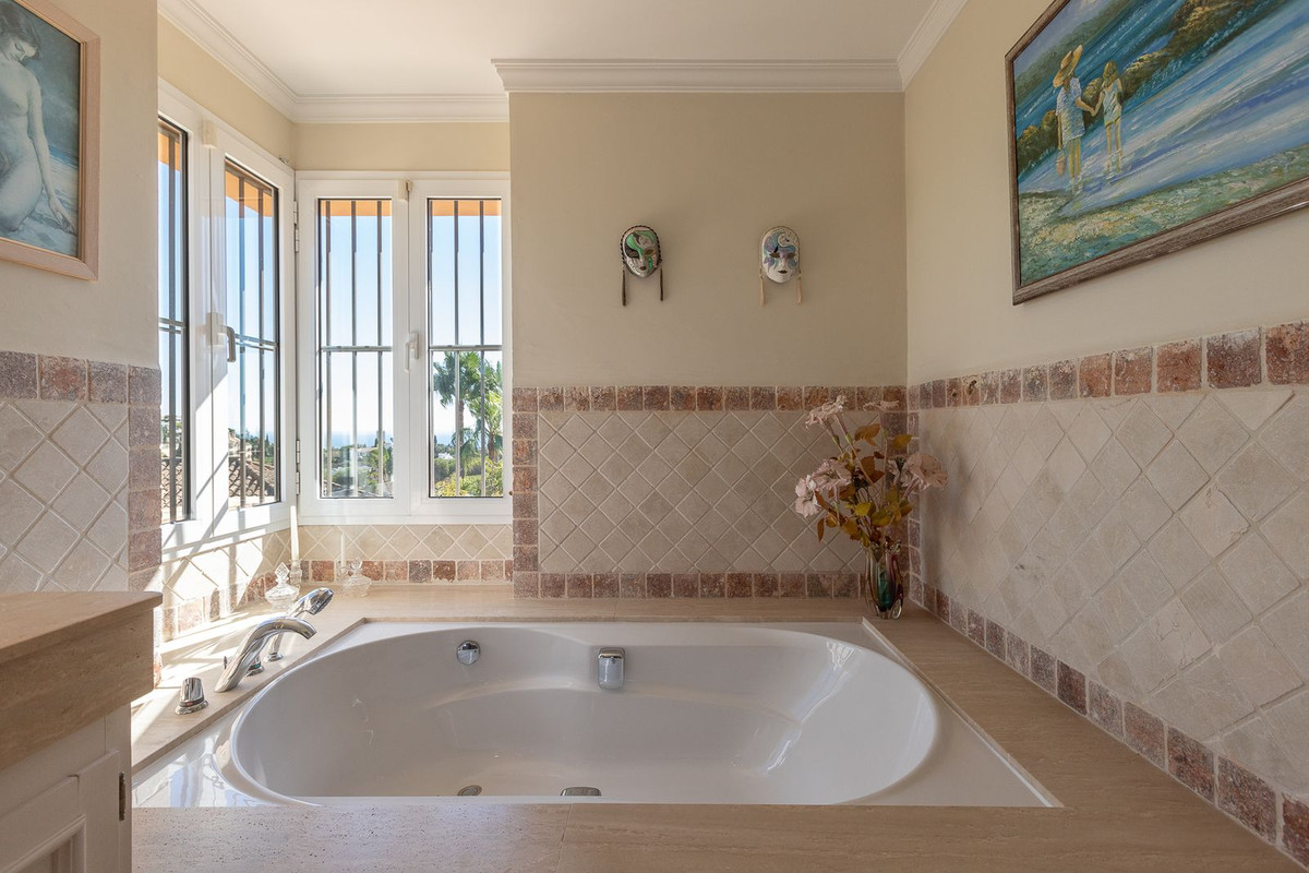5 Bed Townhouse for sale in Elviria Costa Del Sol, Málaga, Spain