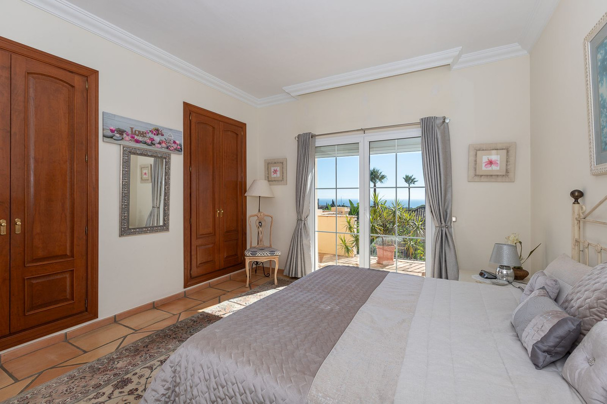 5 Bed Townhouse for sale in Elviria Costa Del Sol, Málaga, Spain
