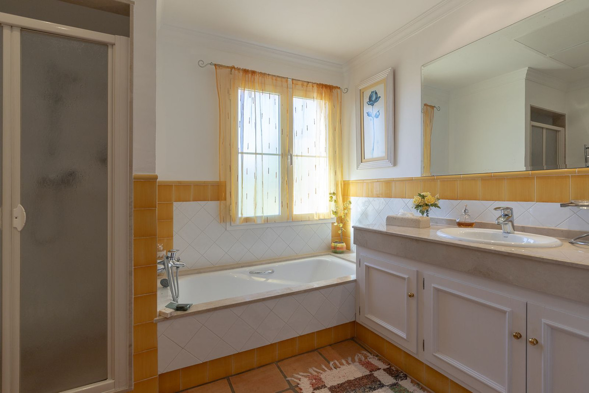 5 Bed Townhouse for sale in Elviria Costa Del Sol, Málaga, Spain
