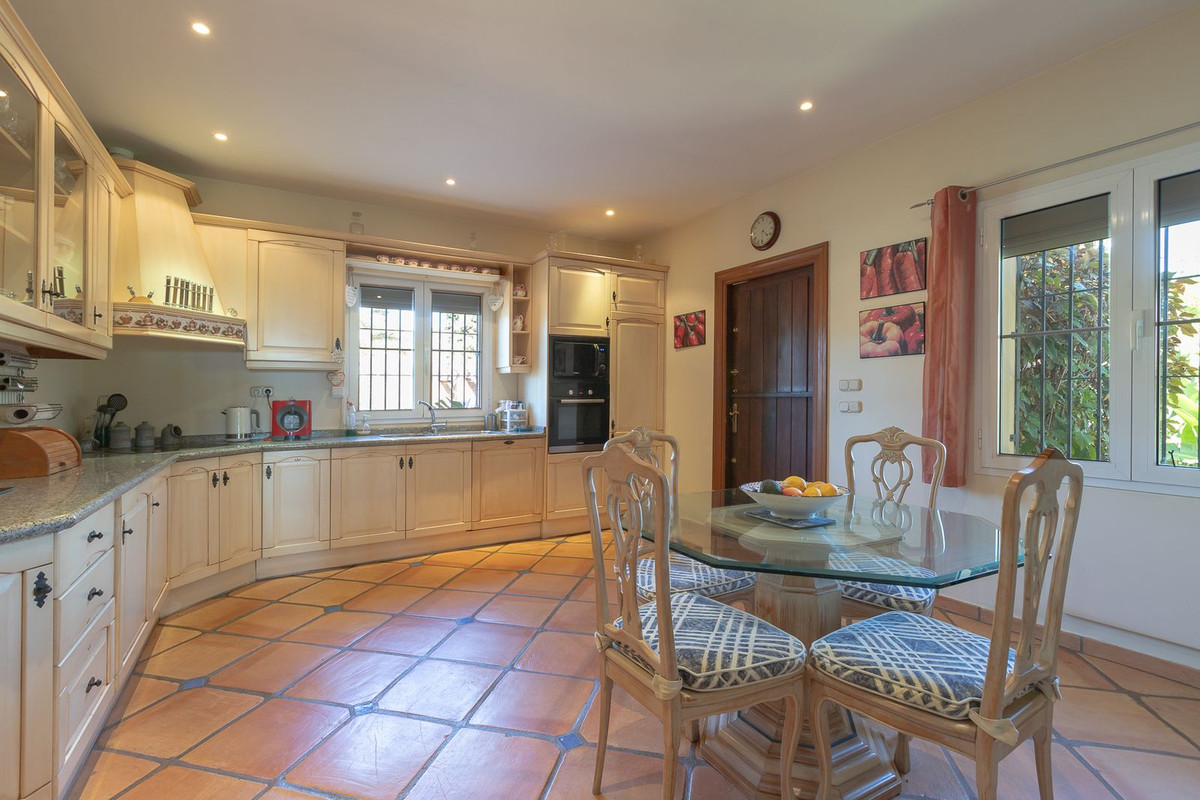 5 Bed Townhouse for sale in Elviria Costa Del Sol, Málaga, Spain