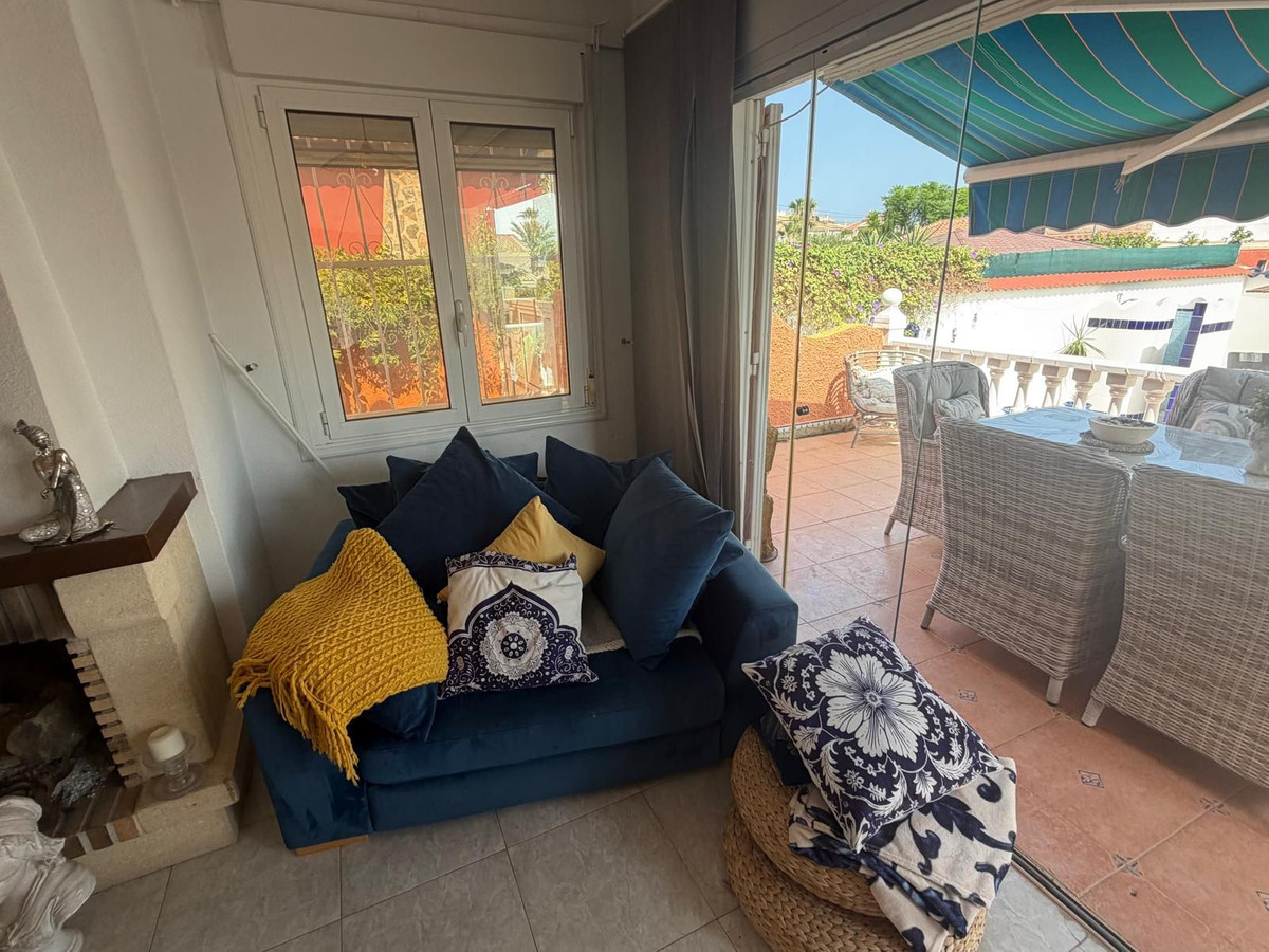 Se vende Villa - Chalet de 4 dormitorios en Costa Blanca, Alicante, España