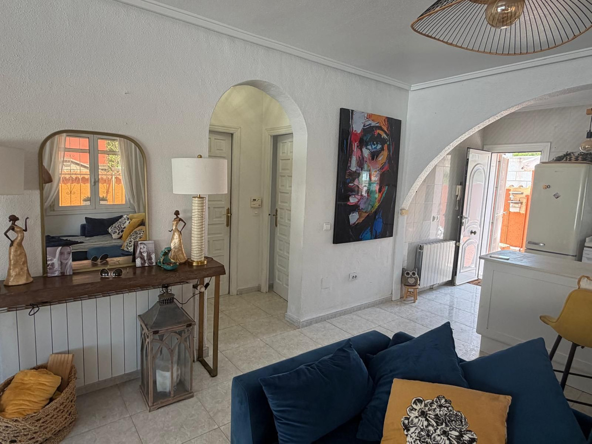 Se vende Villa - Chalet de 4 dormitorios en Costa Blanca, Alicante, España