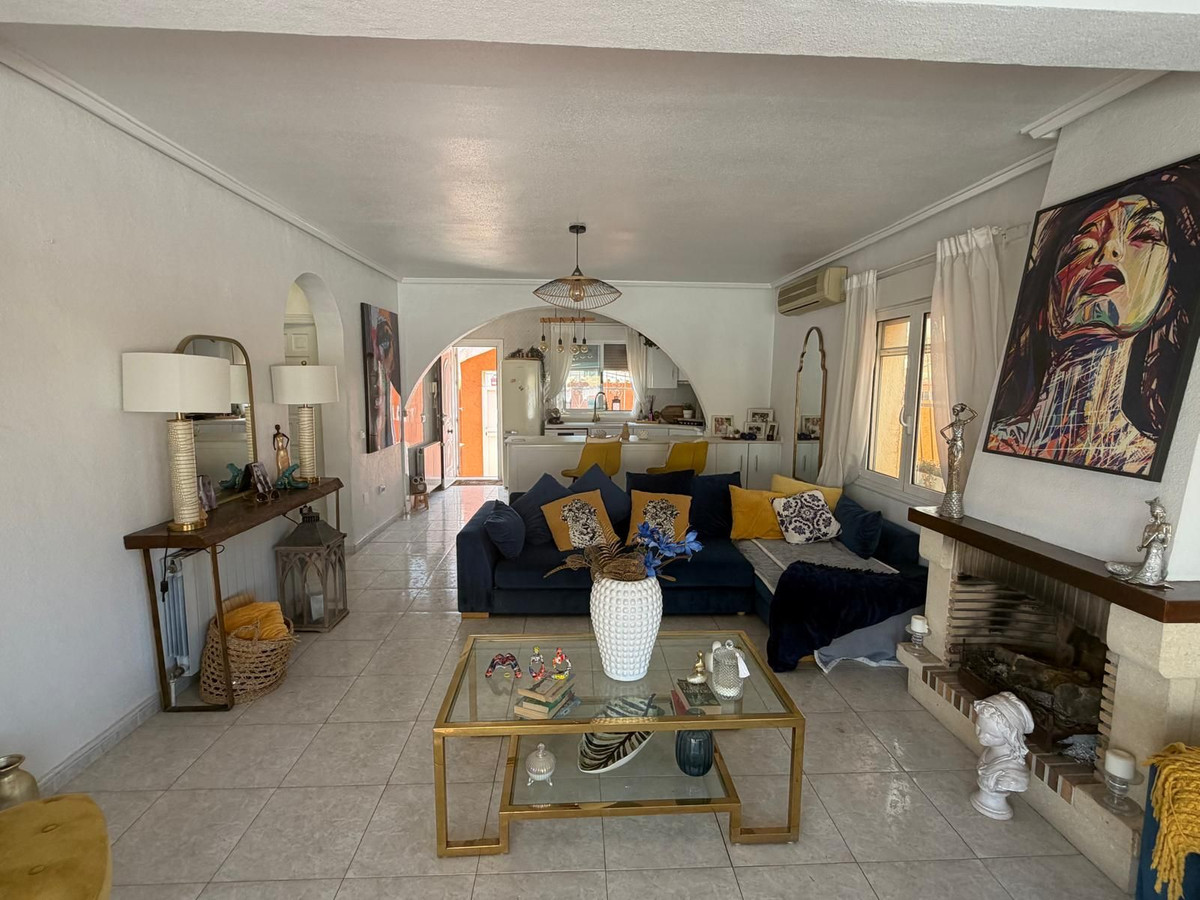 Se vende Villa - Chalet de 4 dormitorios en Costa Blanca, Alicante, España