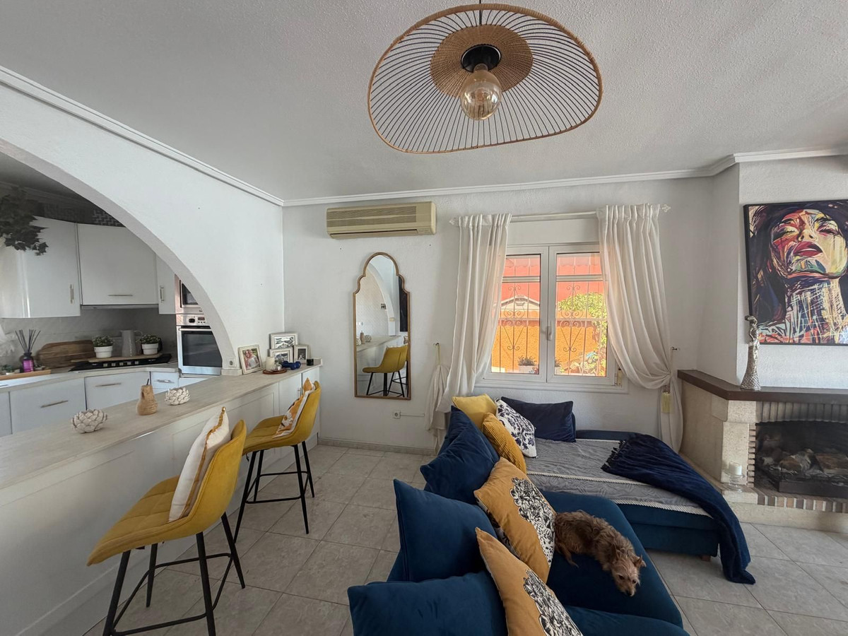 Se vende Villa - Chalet de 4 dormitorios en Costa Blanca, Alicante, España