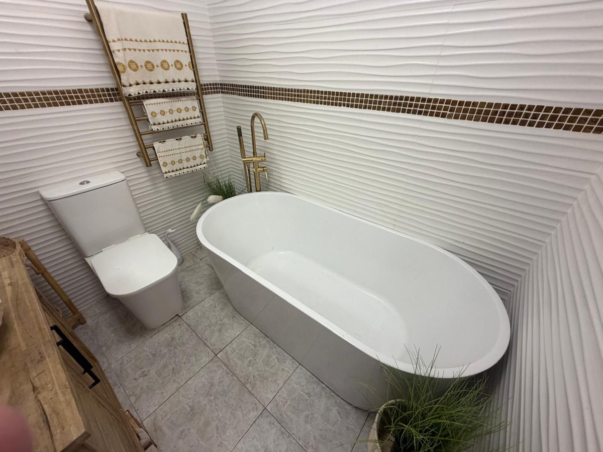Se vende Villa - Chalet de 4 dormitorios en Costa Blanca, Alicante, España