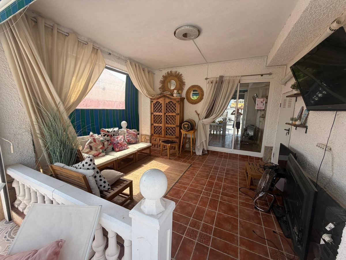 Se vende Villa - Chalet de 4 dormitorios en Costa Blanca, Alicante, España