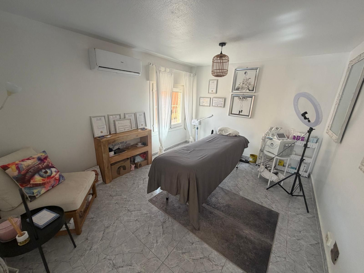 Se vende Villa - Chalet de 4 dormitorios en Costa Blanca, Alicante, España
