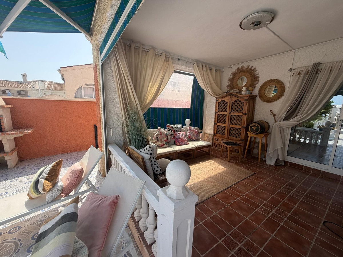 Se vende Villa - Chalet de 4 dormitorios en Costa Blanca, Alicante, España