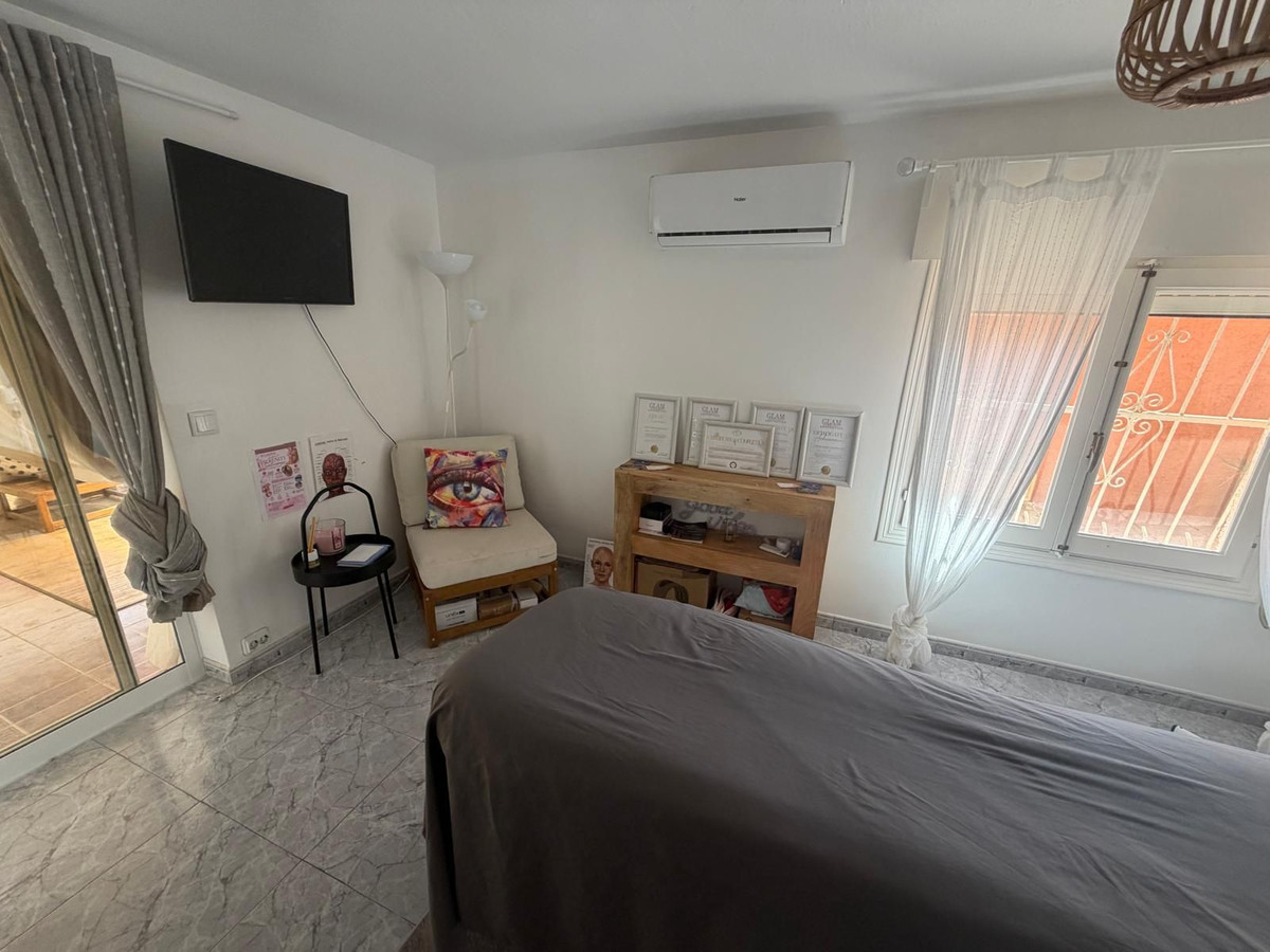 Se vende Villa - Chalet de 4 dormitorios en Costa Blanca, Alicante, España