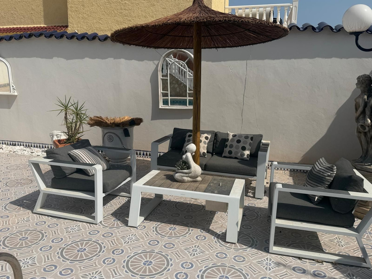 Se vende Villa - Chalet de 4 dormitorios en Costa Blanca, Alicante, España